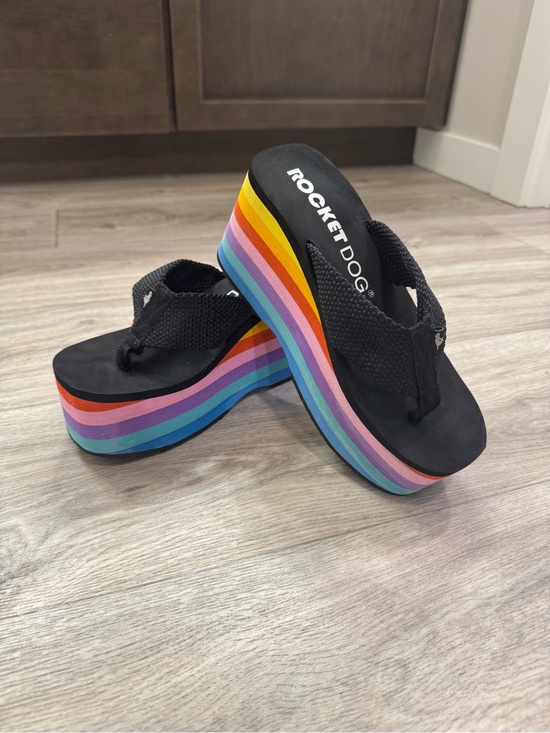 Rocket Dog Shoes - Rocket Dog Platform Flip-Flops with Rainbow Platform, Size 8